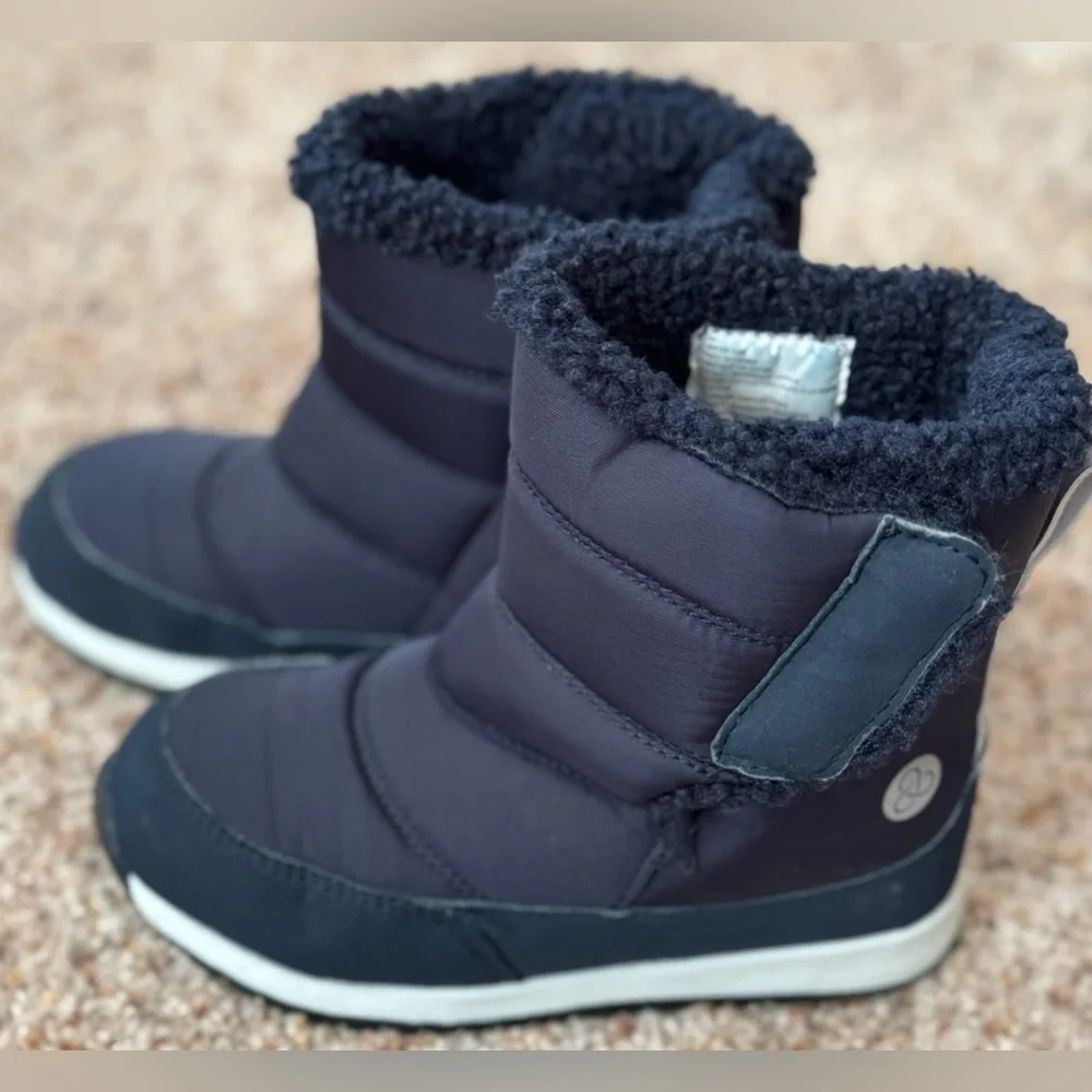 EUC / VGUC Size 10M Navy Zella Boy’s' Quilted Fleece Lined Snow Boot